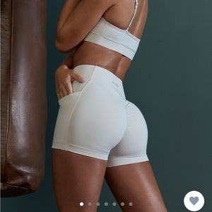Bo+Tee scrunch butt shorts